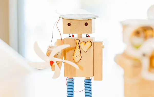 Wooden toy robot